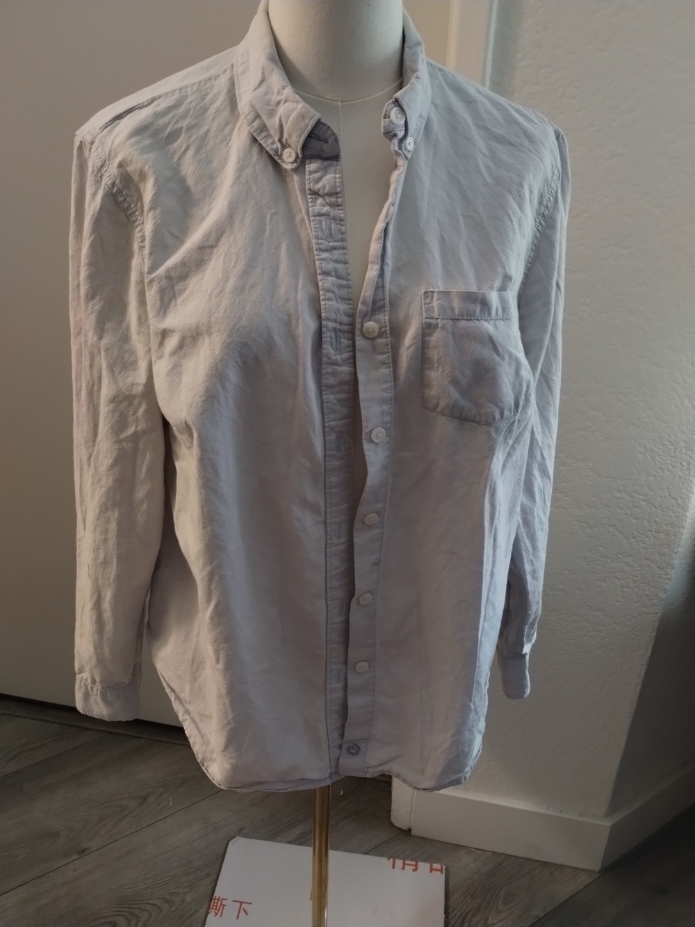 Universal Thread Woman's Light Gray Button-Down Casual Shirt